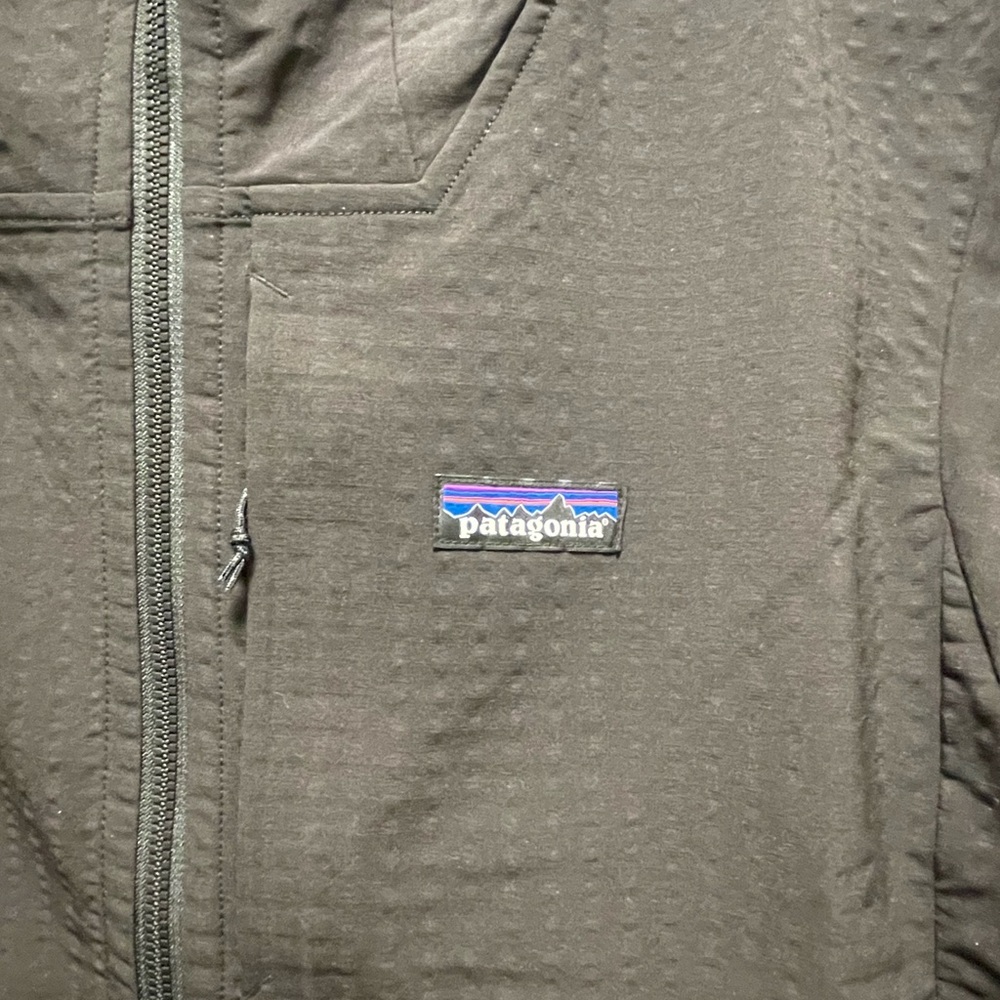 Patagonia Jacket. Size Medium. Corporate Branded on the sleeve. New - Picture 3 of 5